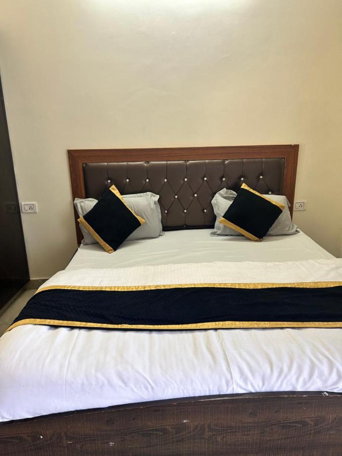 Chandra Palace Risikés Kültér fotó