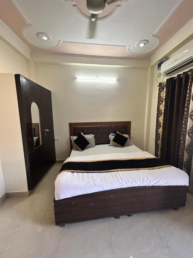 Chandra Palace Risikés Kültér fotó