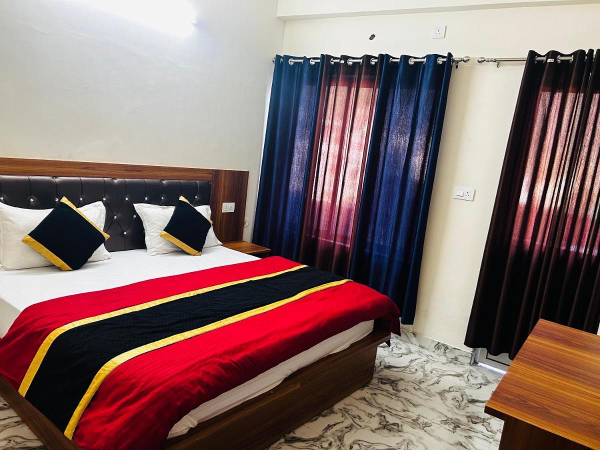 Chandra Palace Risikés Kültér fotó