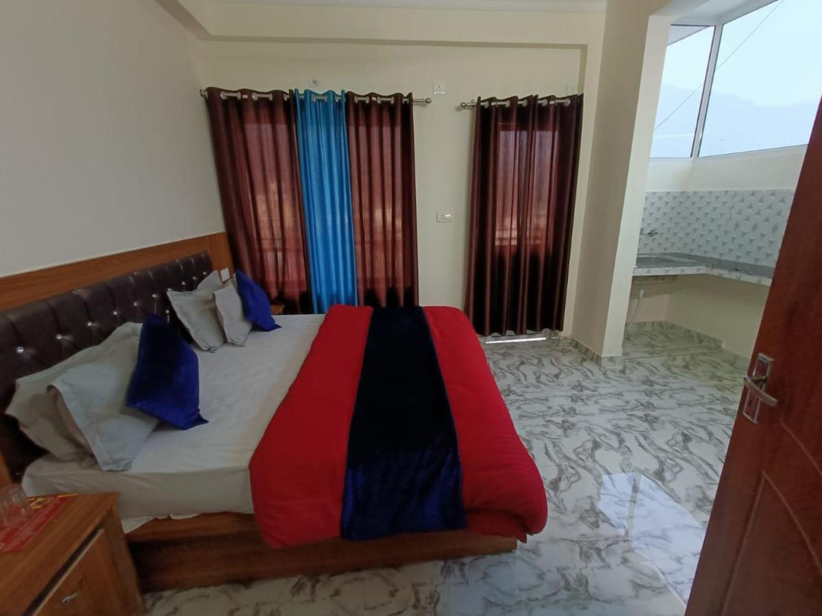 Chandra Palace Risikés Kültér fotó