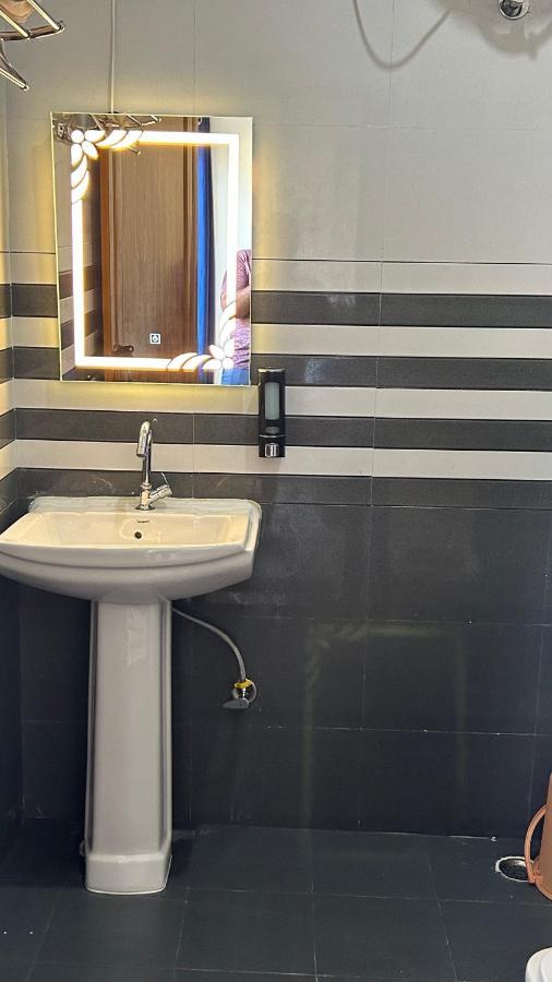 Chandra Palace Risikés Kültér fotó